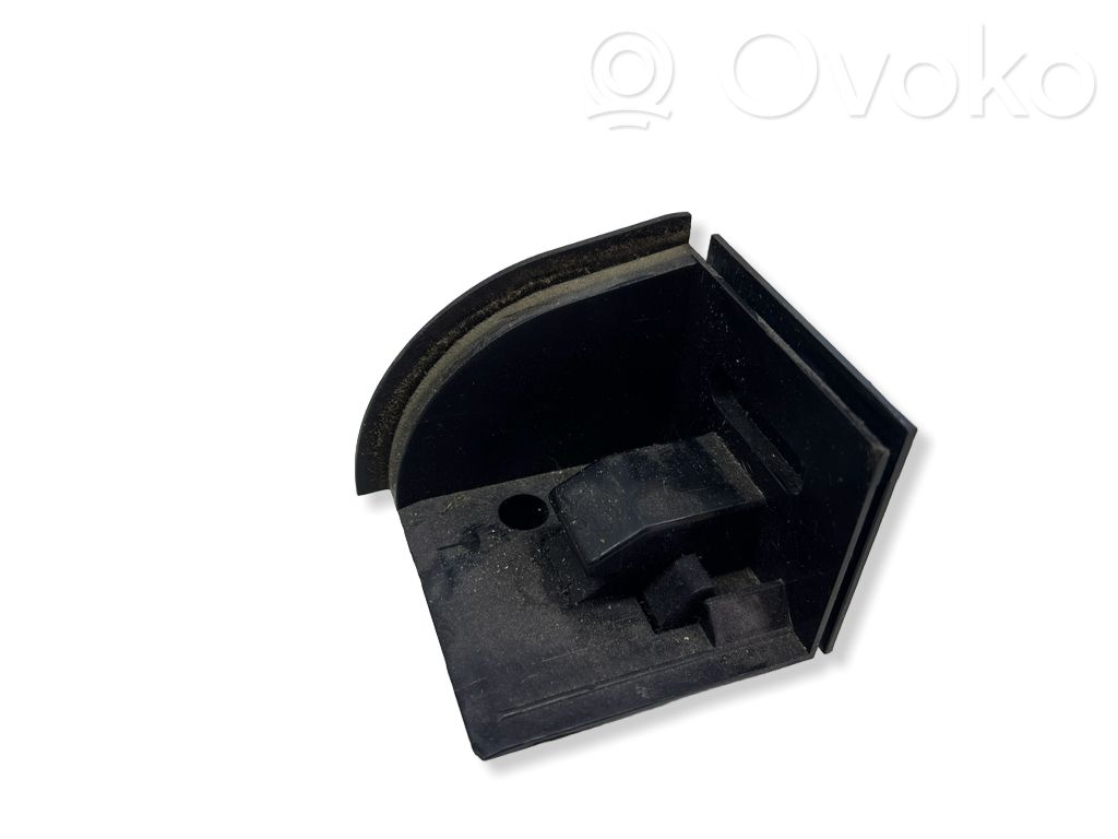 Parcel shelf load cover mount bracket   7160589