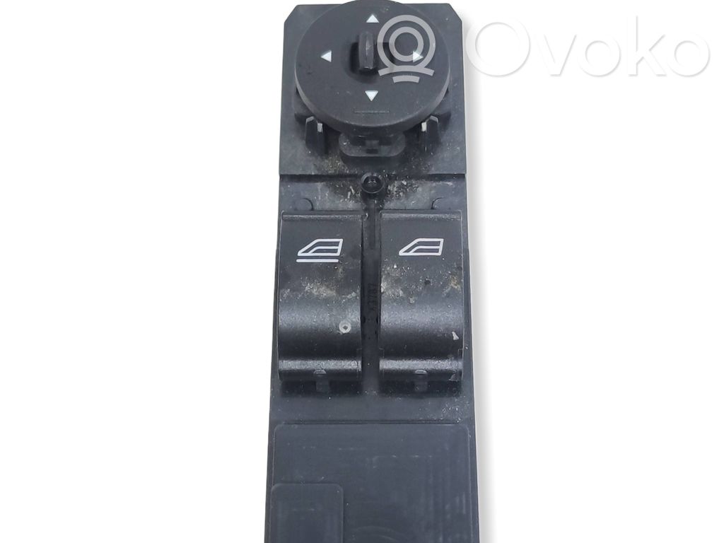 Ford Focus Electric window control switch 