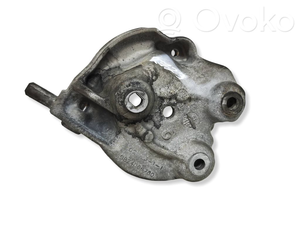Support pompe injection à carburant   9824088780