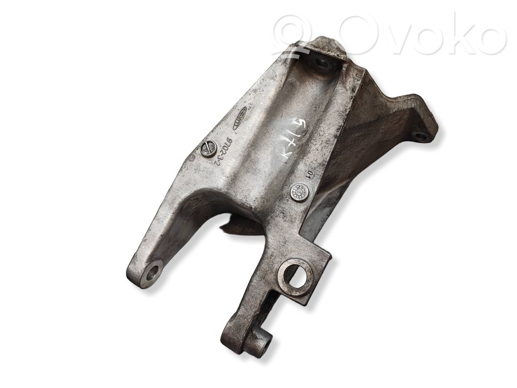 Engine mounting bracket   7E0199343