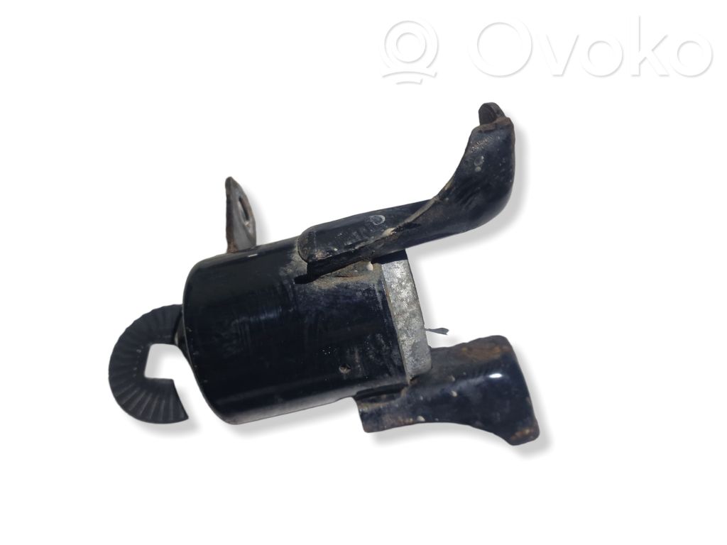 Ford Fiesta Engine mount bracket 