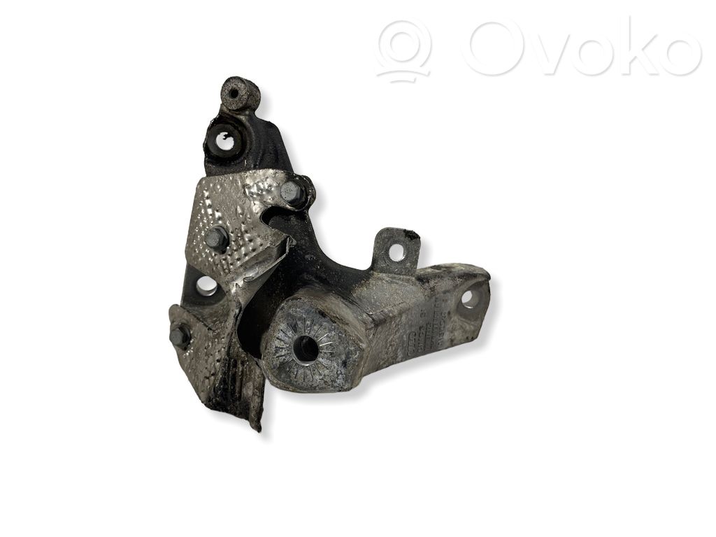 Audi S5 Engine mounting bracket 