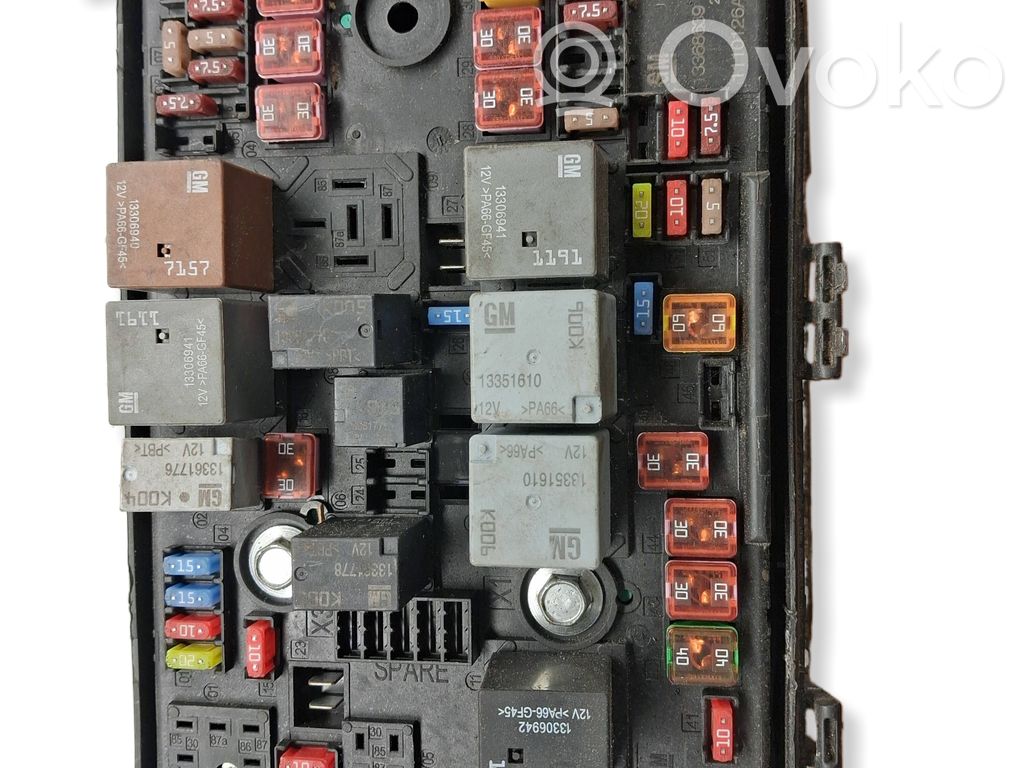 Opel Astra J Módulo de fusible 