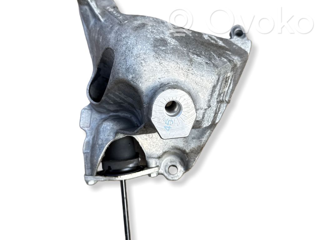 Engine mount bracket   4M0199307CP