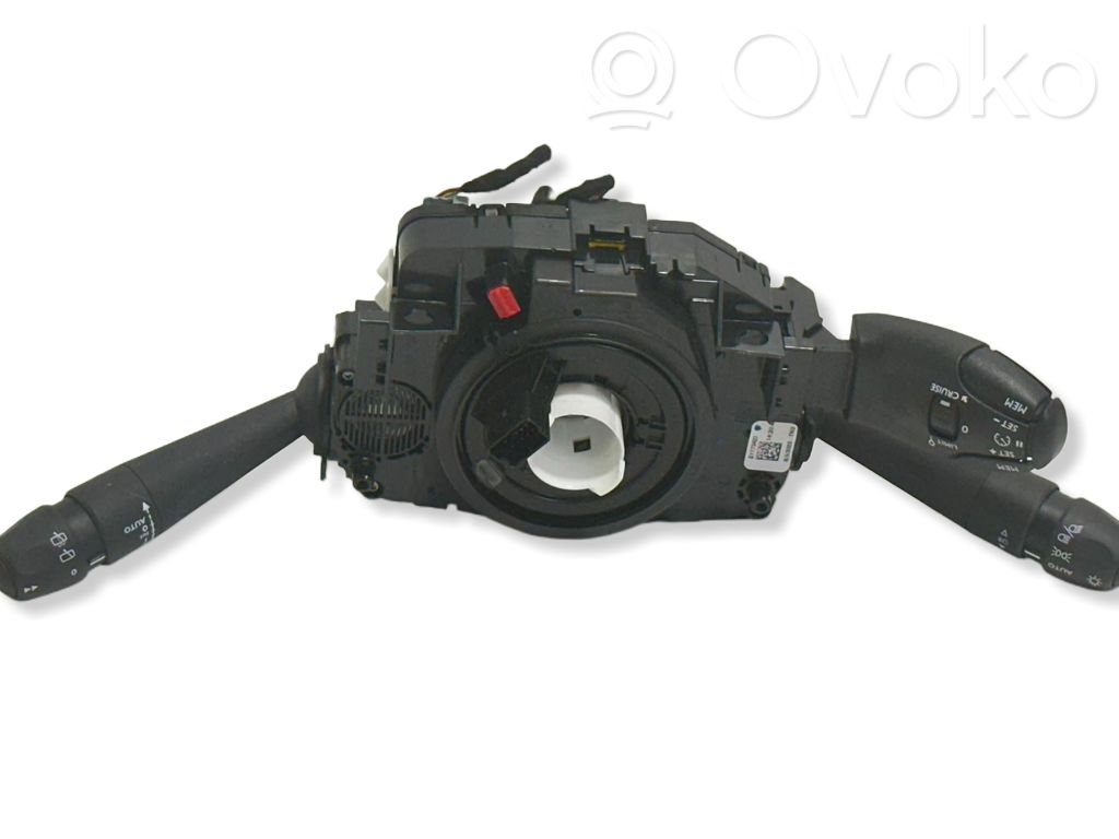 Peugeot 2008 II Interruptor/palanca de limpiador de luz de giro 