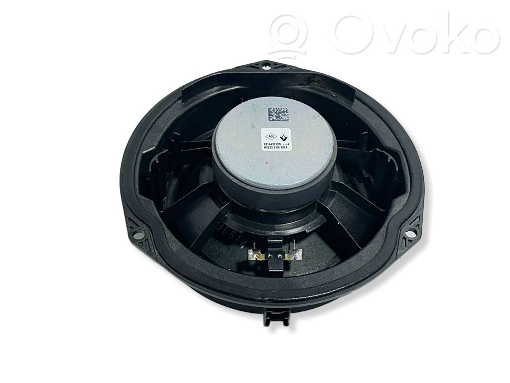 Renault Megane E-Tech Takaoven kaiutin 