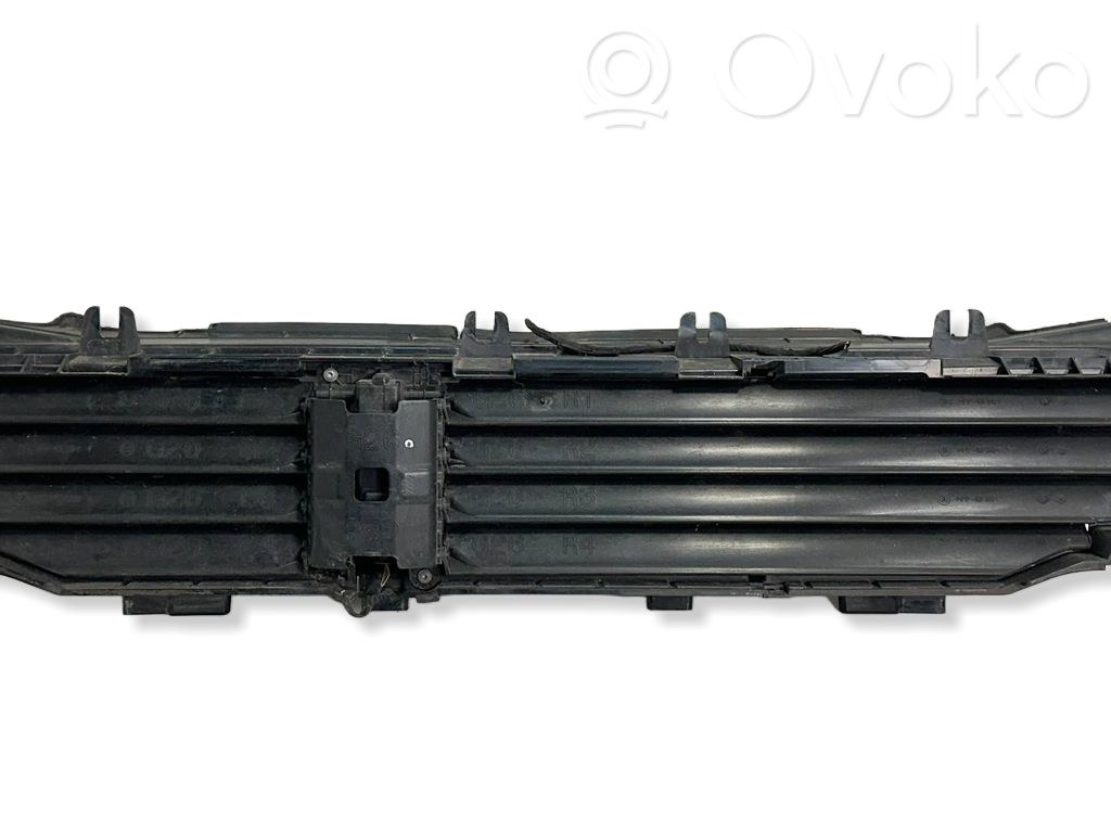 BMW i4 Radiator trim 
