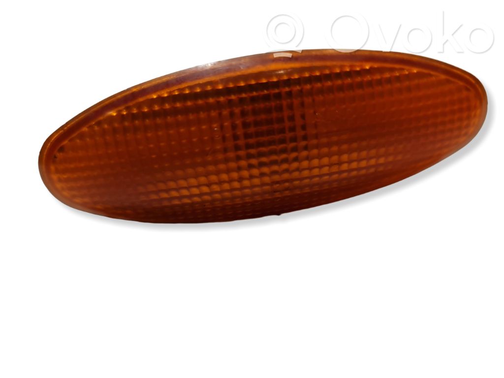 Ford Mondeo MK I Front fender indicator light 