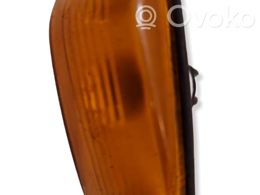 Saab 9-3 Ver1 Semnalizator bară față 