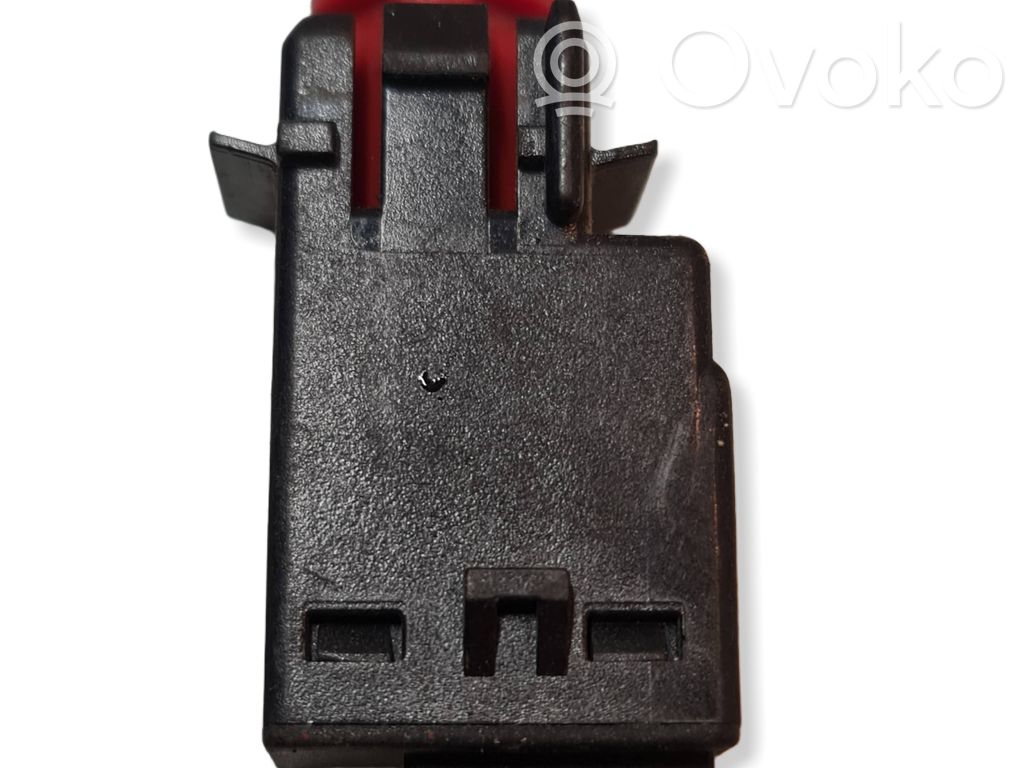 Interruptor sensor del pedal de freno   1378208,6131