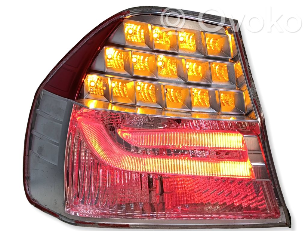Rear/tail lights   4871731,2183010527