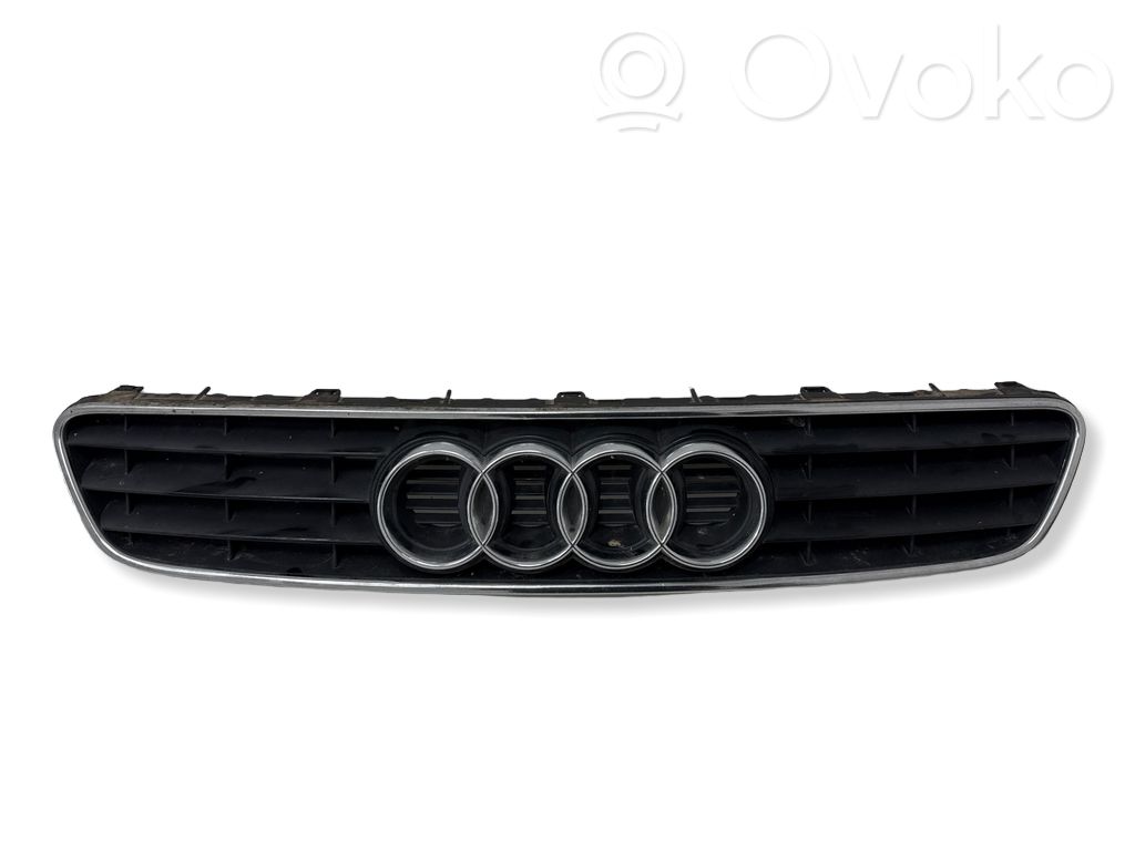 Audi A3 S3 8L Etusäleikkö 