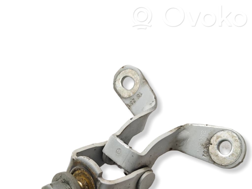 Jeep Grand Cherokee Tailgate/trunk/boot hinge 