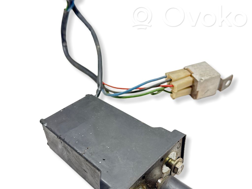 Unité de commande / module de toit ouvrant   54121833246,0130830005