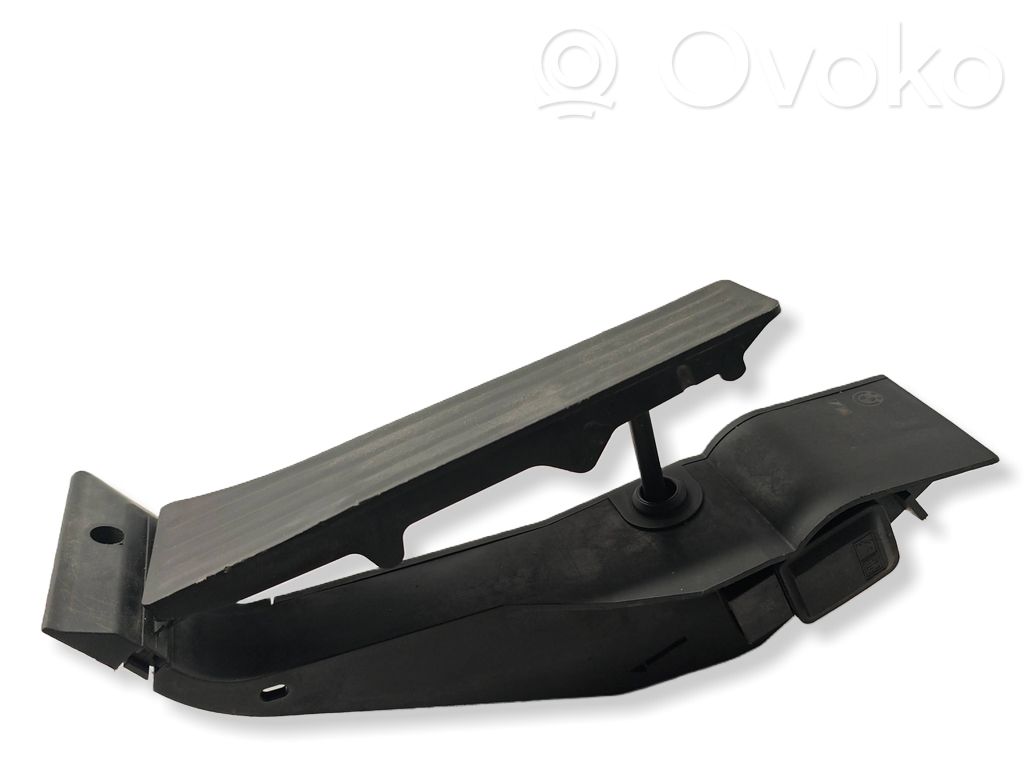 Accelerator throttle pedal   6772645,00600