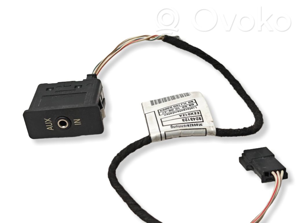 AUX-pistokeliitin   6930561