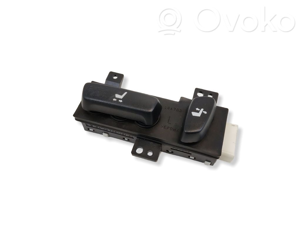 Lexus CT 200H Seat control switch 
