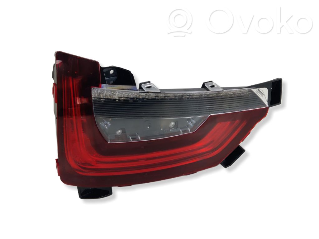 BMW i3 Aizmugurējais lukturis pārsegā 