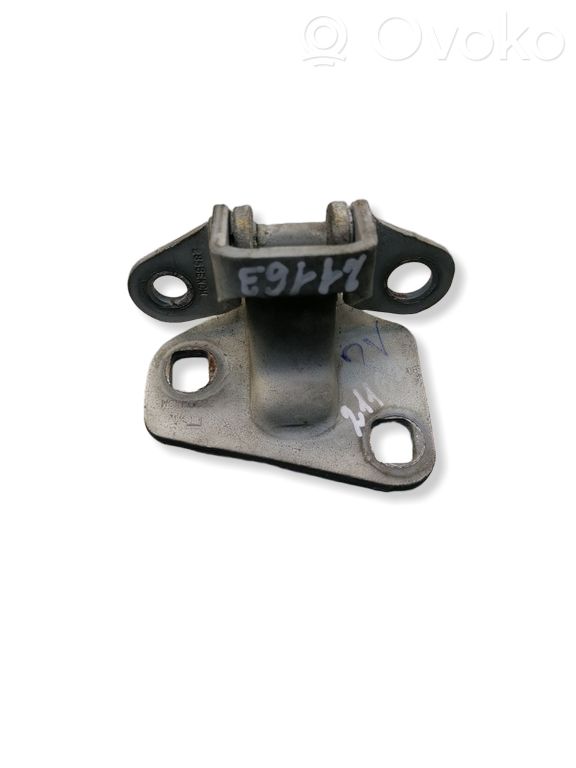Chrysler 300M Front door upper hinge 