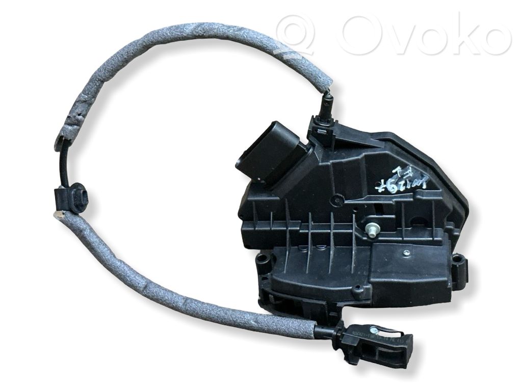 Ford Focus Priekšpusē slēdzene 
