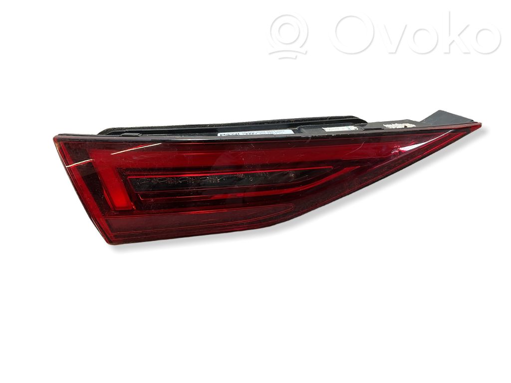 Audi A3 8Y Lampy tylnej klapy bagażnika 
