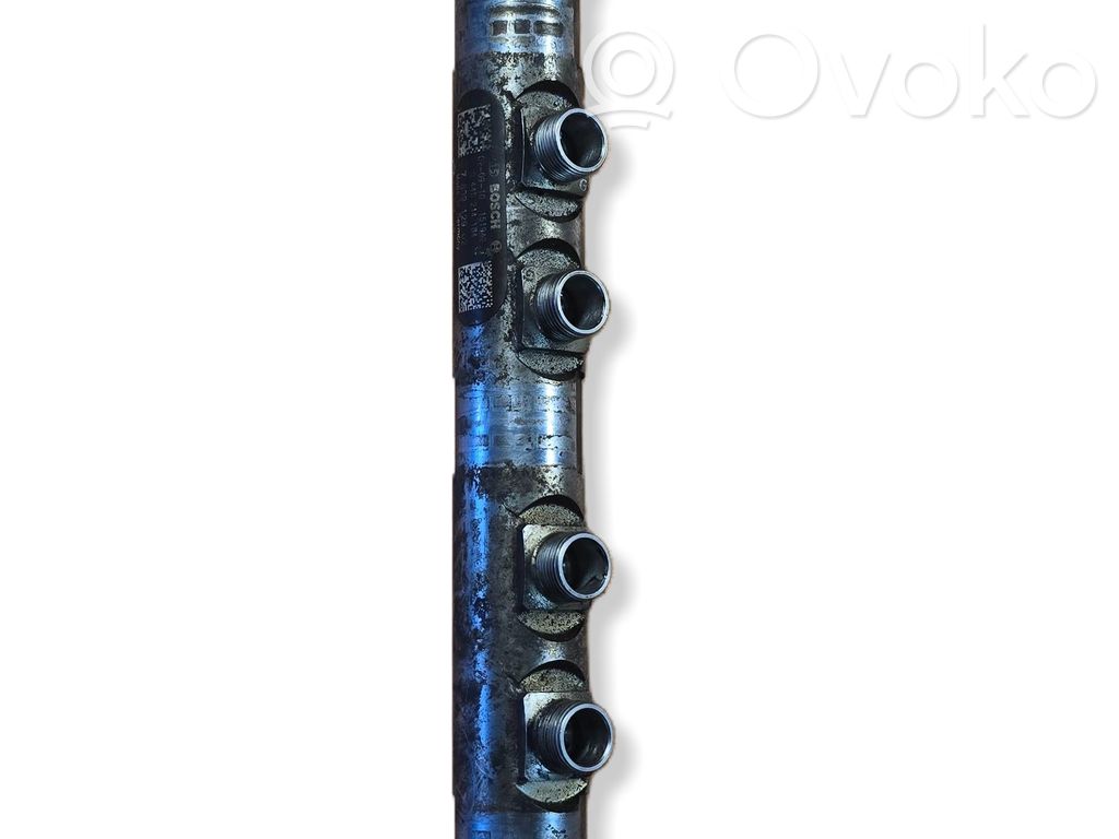 Fuel main line pipe   7809129