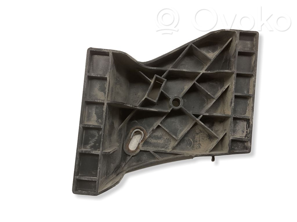 Rear bumper mounting bracket   4D0807571