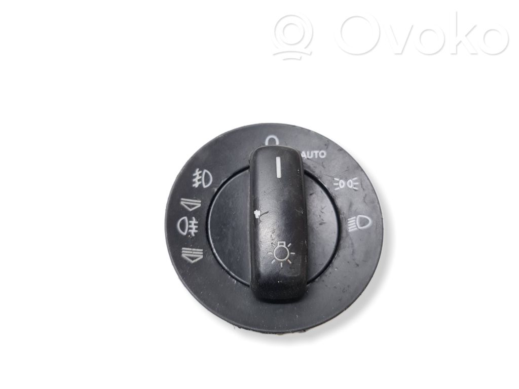 Light switch   4E0941531E,04056122