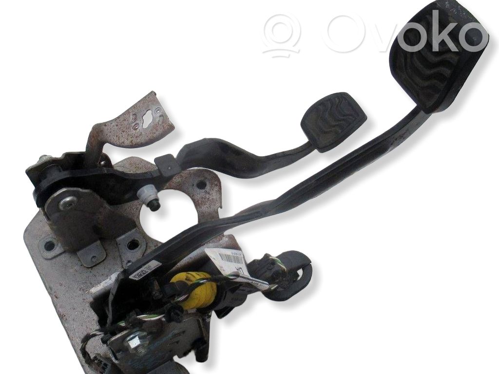 Pedal assembly   GK212450BD
