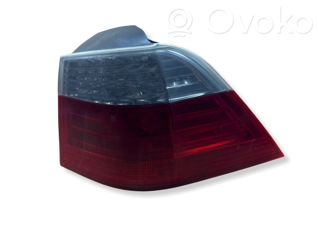 BMW 5 E60 E61 Aizmugurējais lukturis virsbūvē 