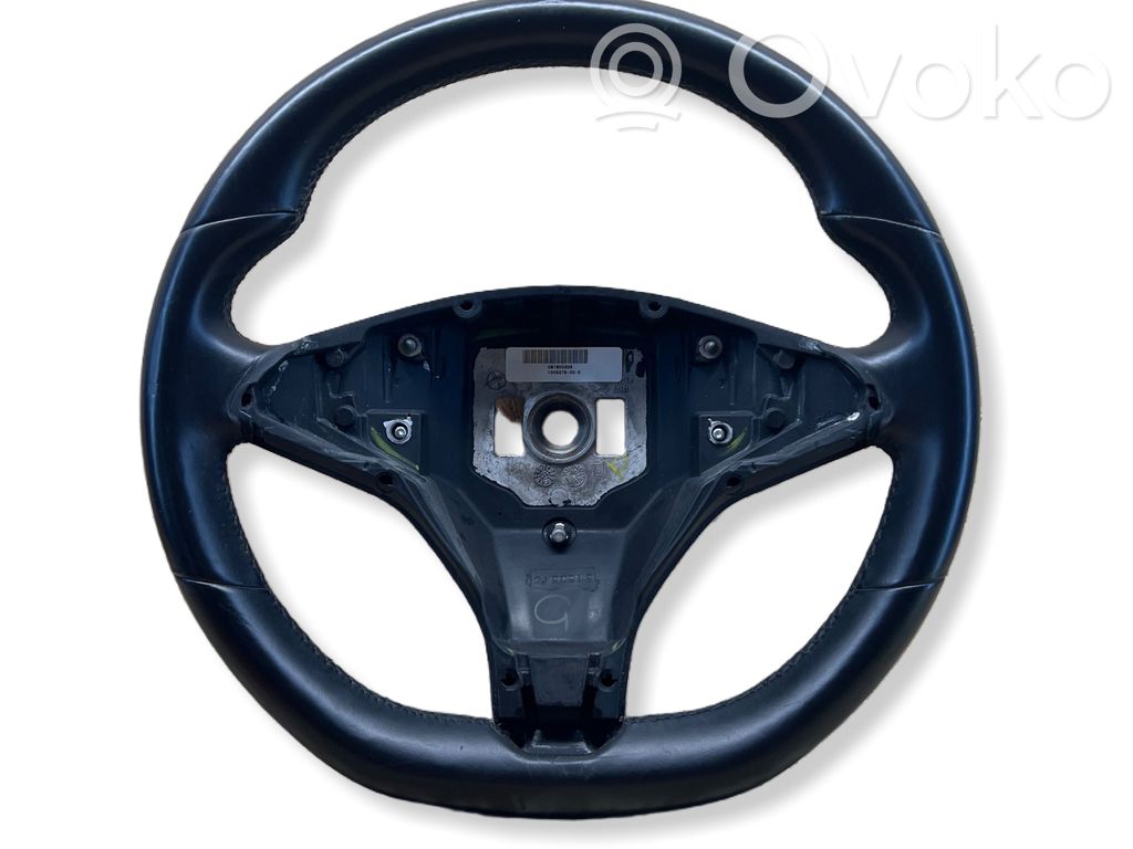 Tesla Model S Stūre 