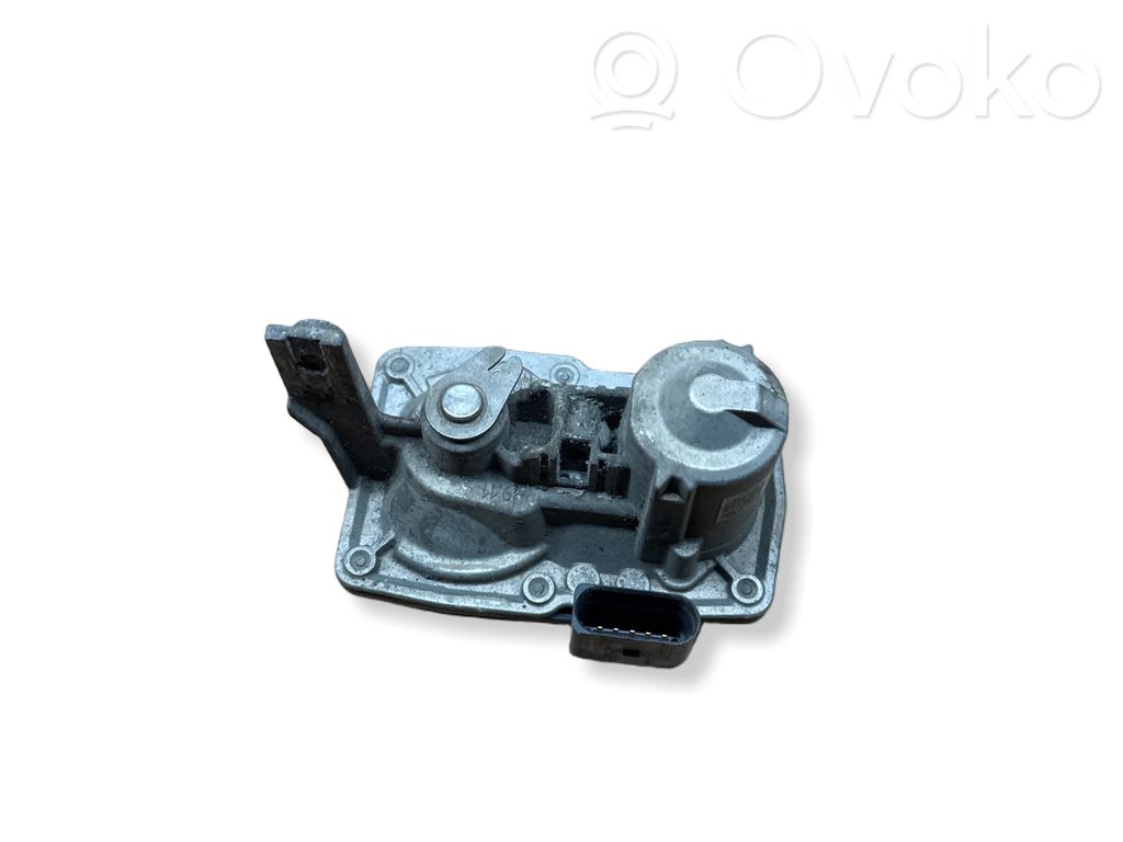 Volkswagen PASSAT B8 Intake manifold valve actuator/motor 