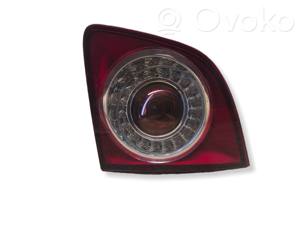 Lampy tylnej klapy bagażnika   5M0945094S