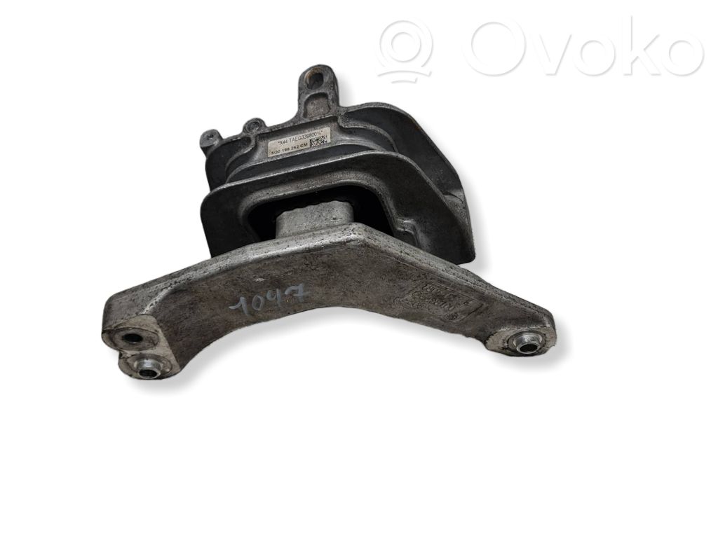 Volkswagen Jetta VI Engine mount bracket 