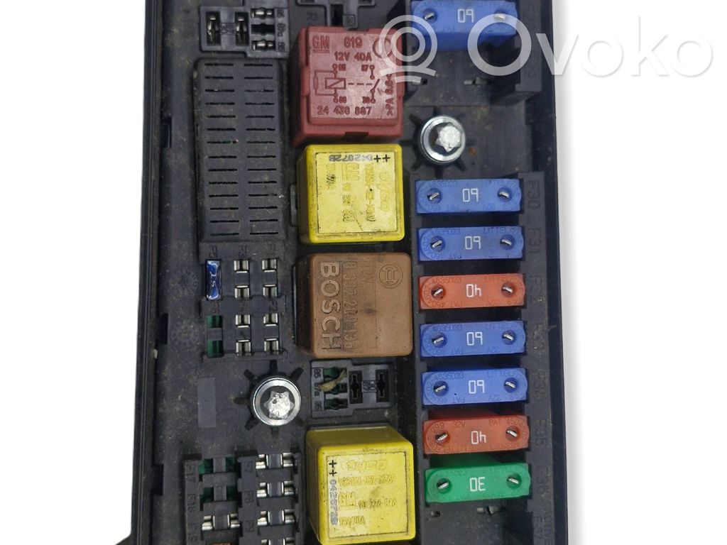 Opel Vectra C Fuse module 