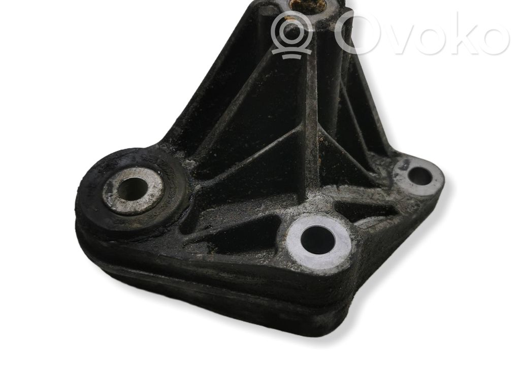 Volvo V50 Gearbox mounting bracket 