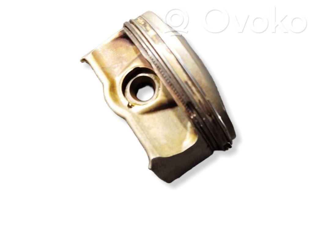 BMW M5 Piston 