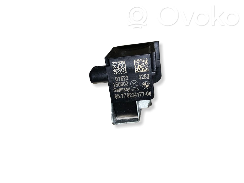 BMW 5 F10 F11 Airbag deployment crash/impact sensor 