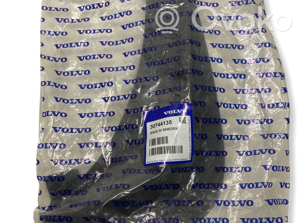 Volvo XC70 Front mudguard 