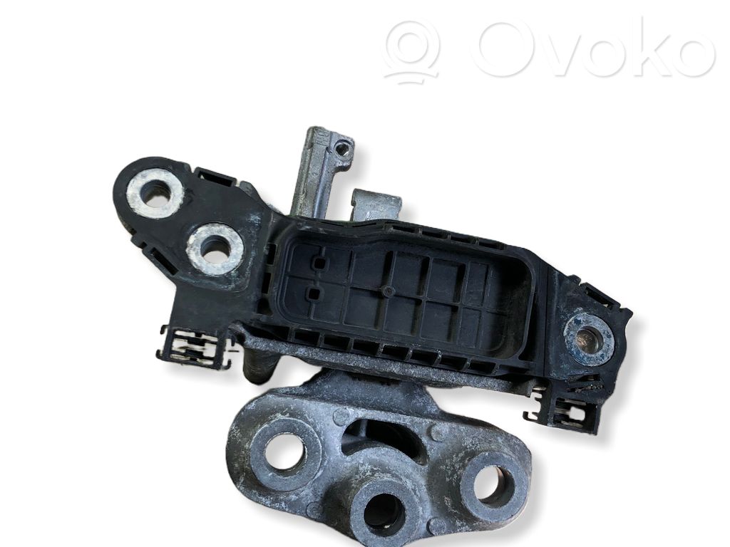 Opel Astra K Engine mount bracket 