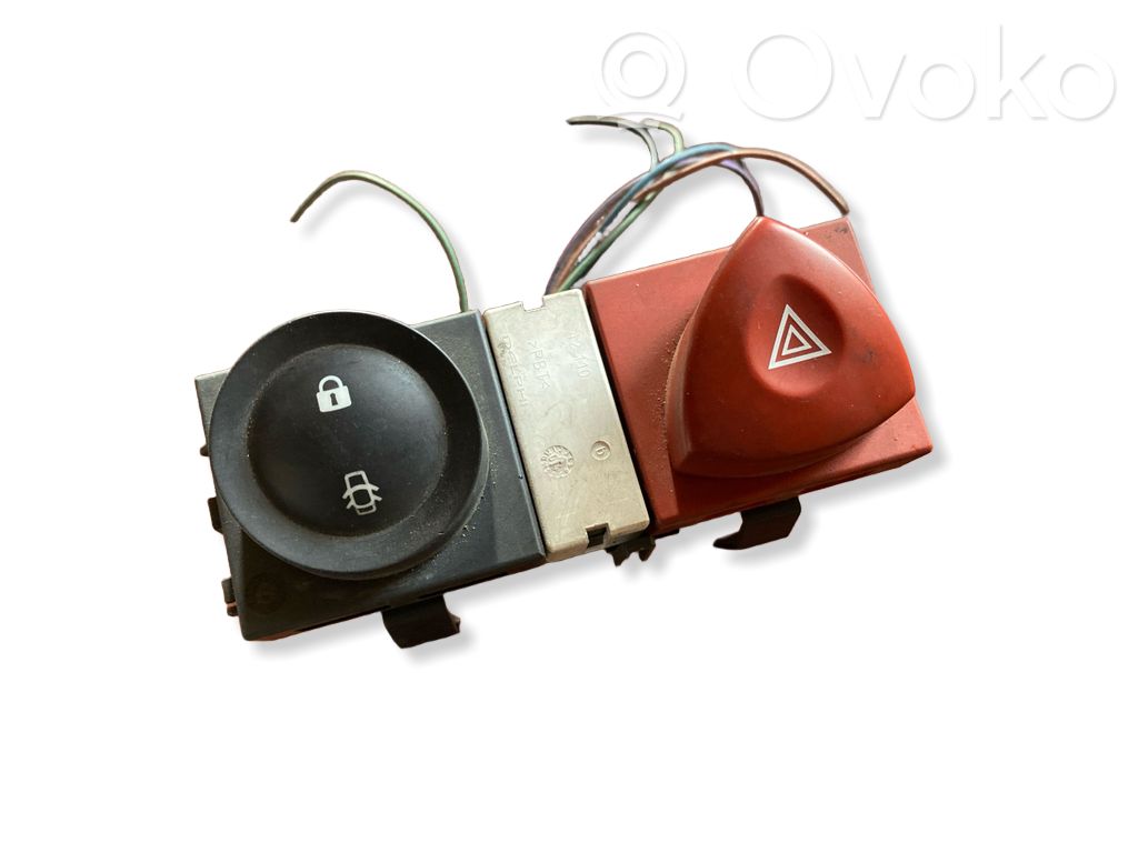 Renault Megane II Hazard light switch 