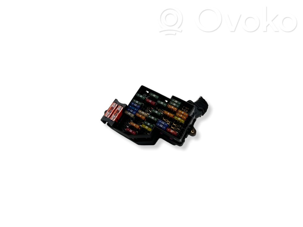 Volkswagen Touareg II Fuse module 