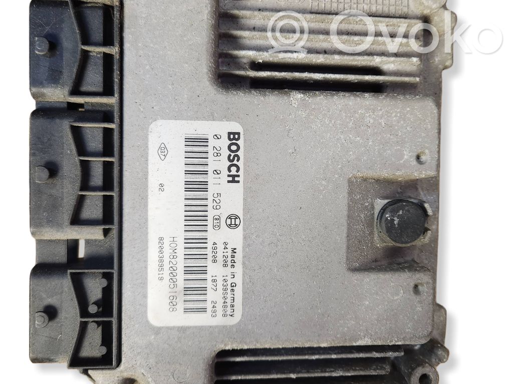 Opel Vivaro Engine control unit/module 