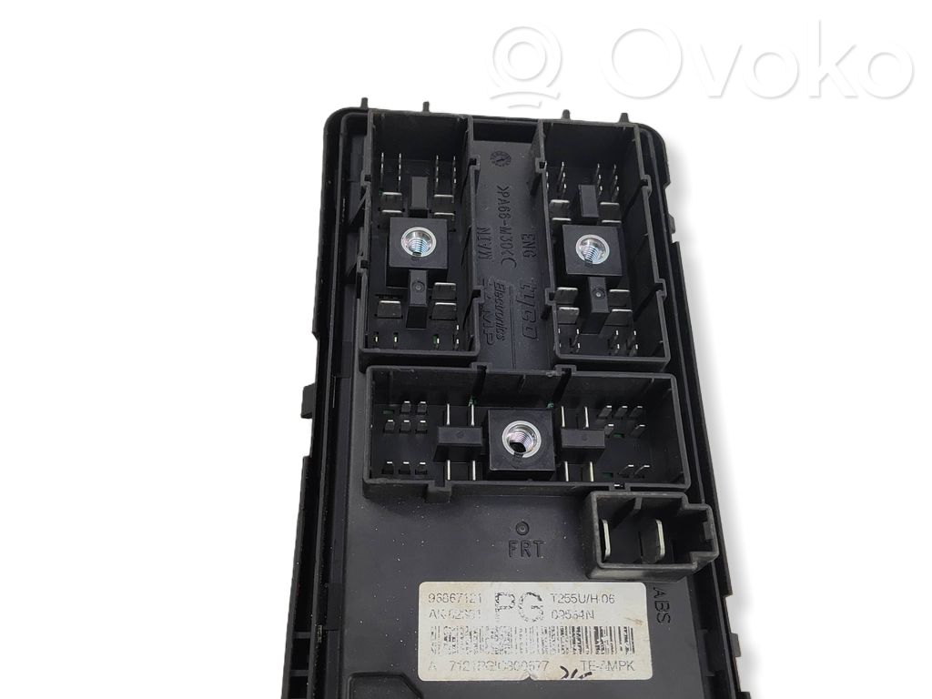 Chevrolet Aveo Fuse module 