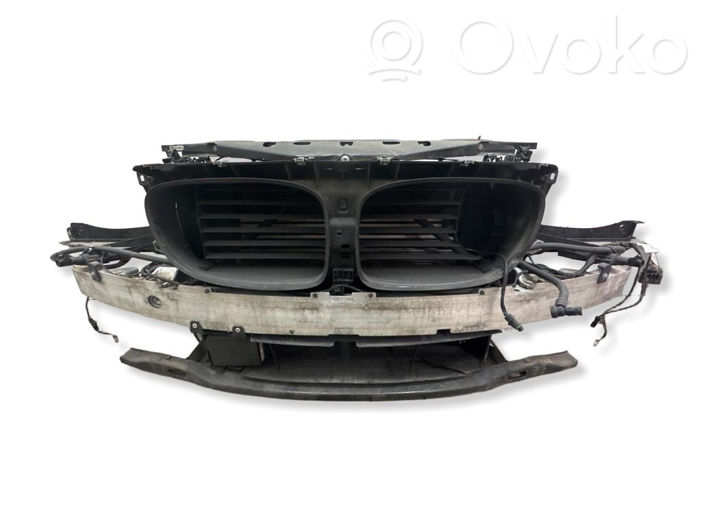 BMW 7 F01 F02 F03 F04 Pas przedni 