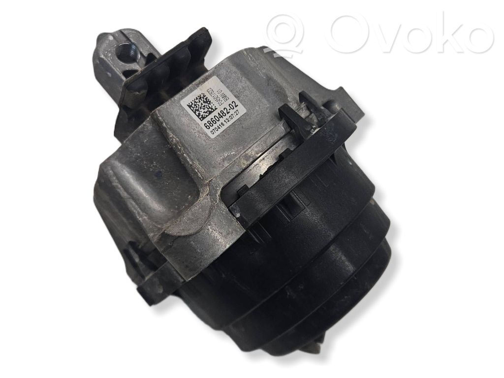 BMW 5 G30 G31 G38 Engine mount bracket 