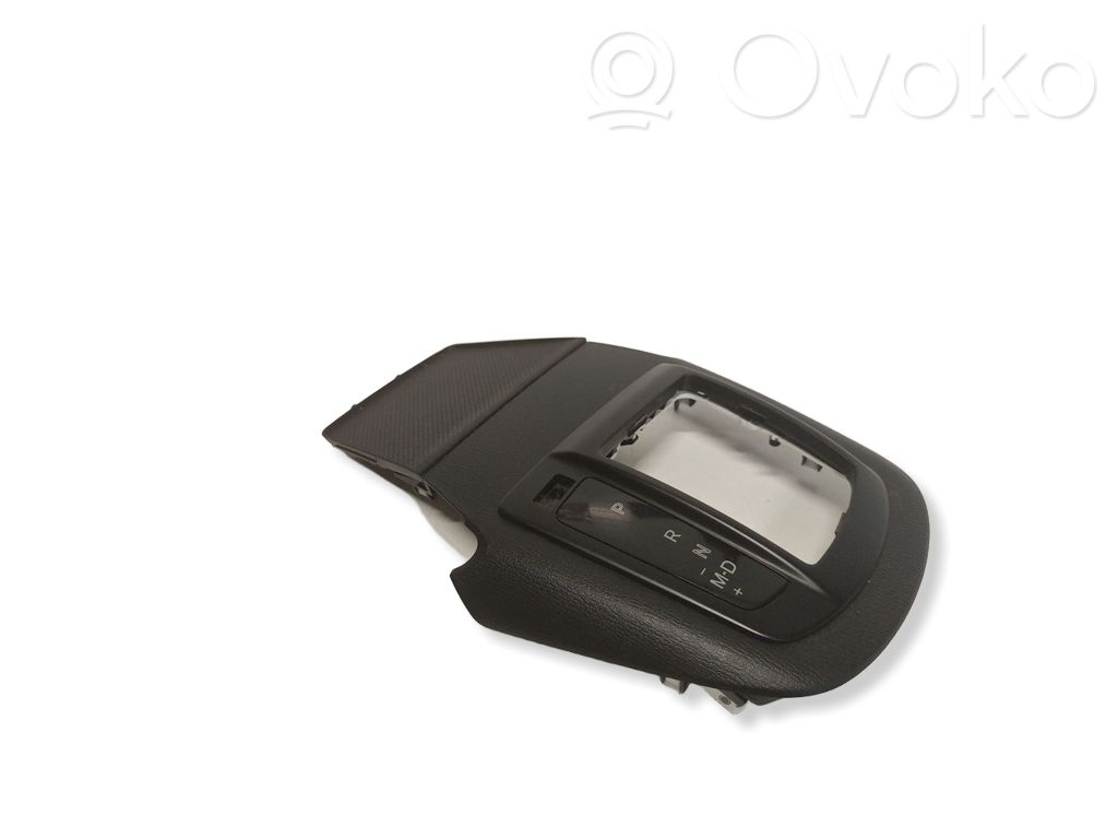Mazda CX-5 Pavarų perjungimo svirties apdaila (plastikinė) 