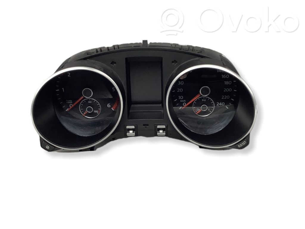 Volkswagen Golf VI Speedometer (instrument cluster) 