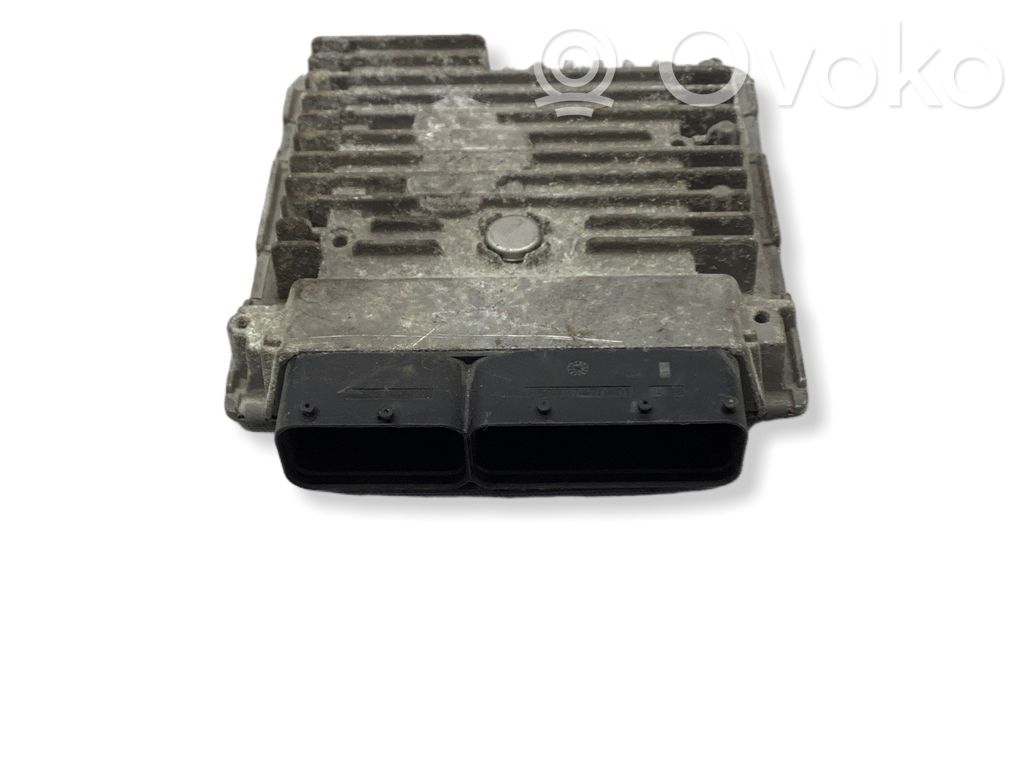 Volkswagen Golf VI Engine control unit/module 