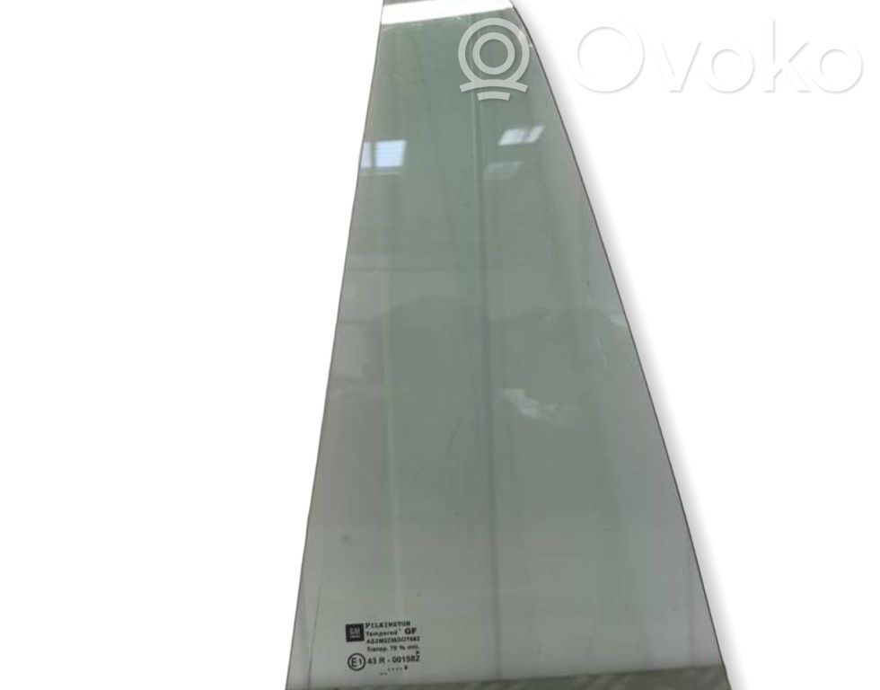 Opel Astra H Rear door window glass 